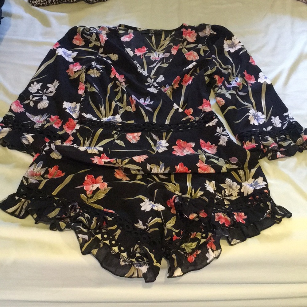 Floral romper 🌸🌼🌻🌺